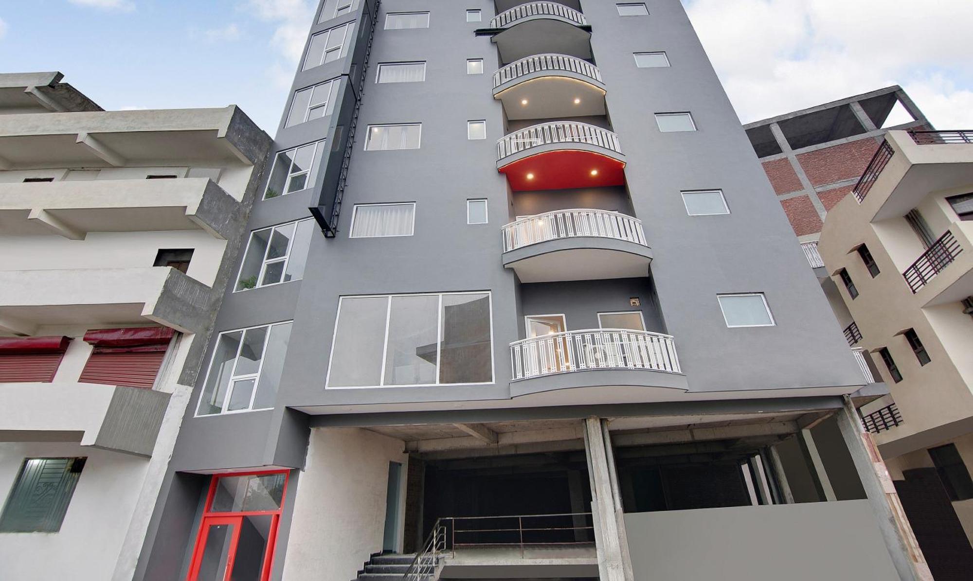 Townhouse Sector 49 Near Logix City Centre Нойда Экстерьер фото