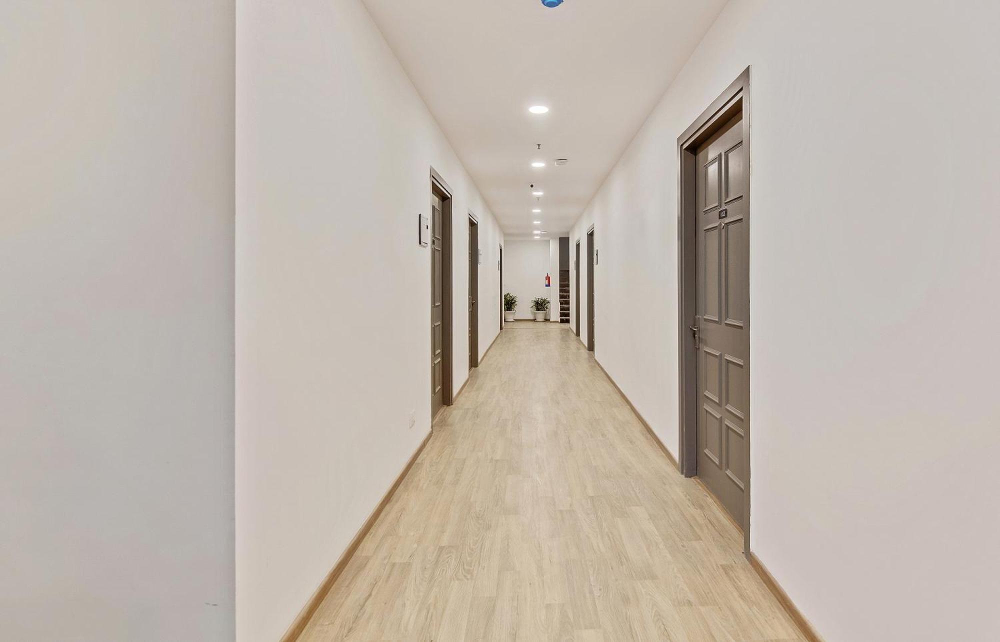 Townhouse Sector 49 Near Logix City Centre Нойда Экстерьер фото